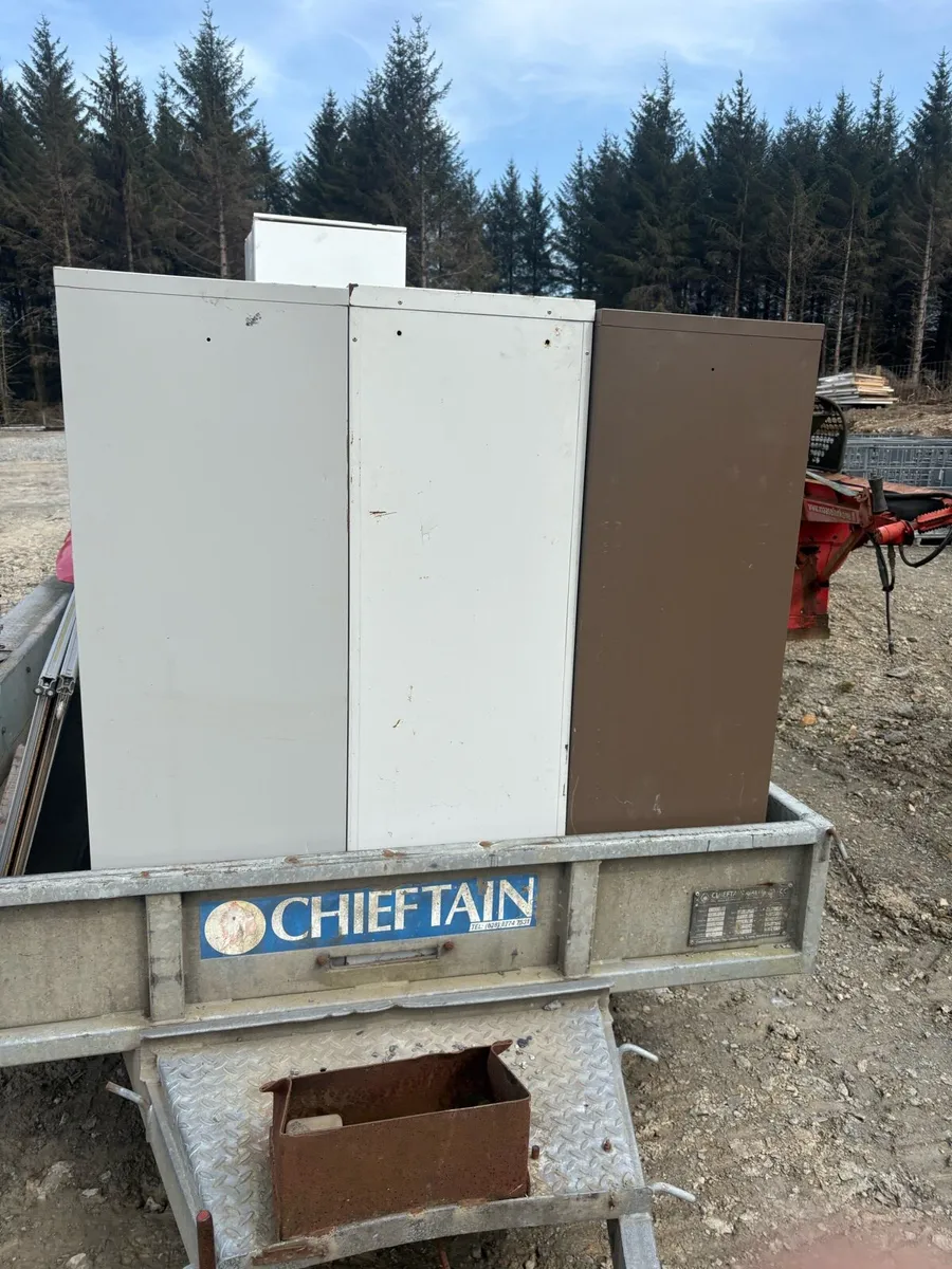 Filling cabinets - Image 1