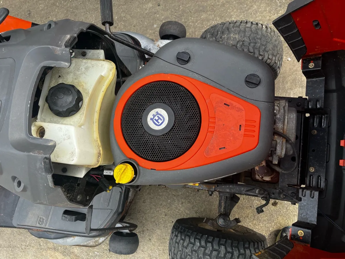 Husqvarna TC 138 ride on mower - Image 3