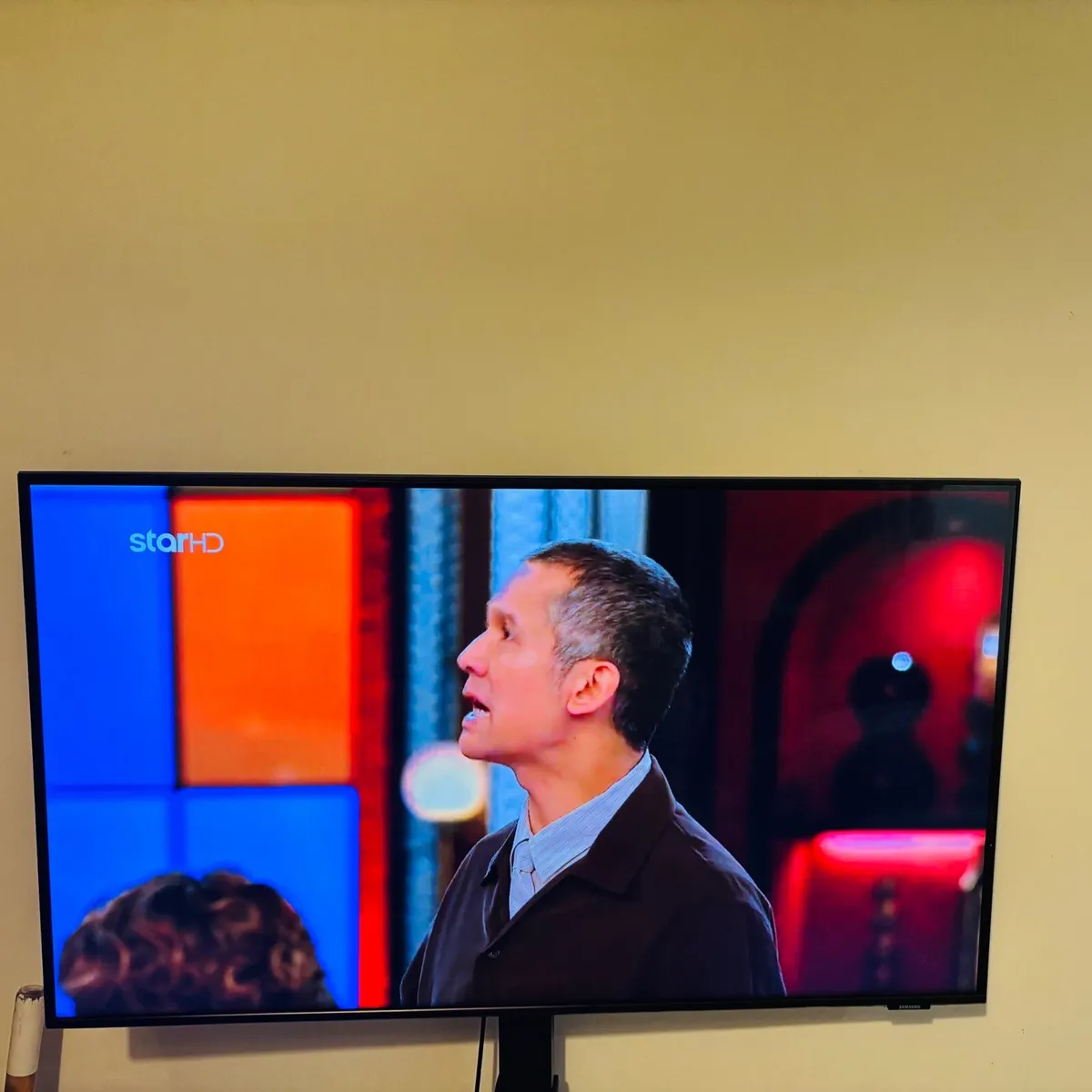 Samsung TV 42 Inches - Image 3