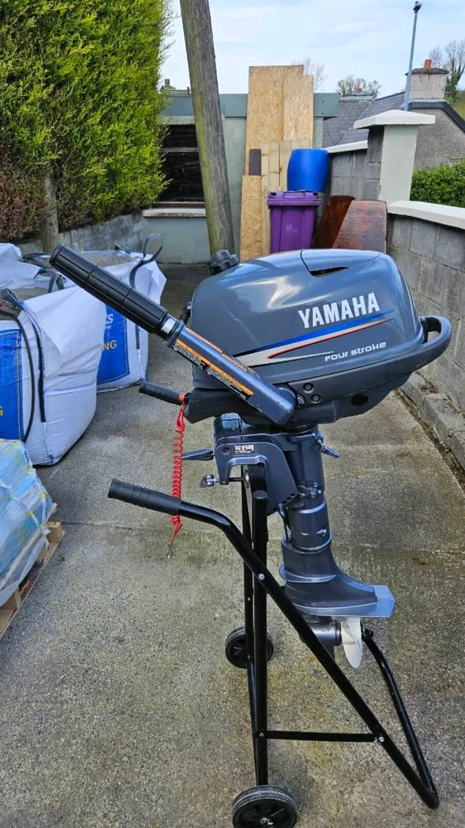 Outboard motor - Image 1