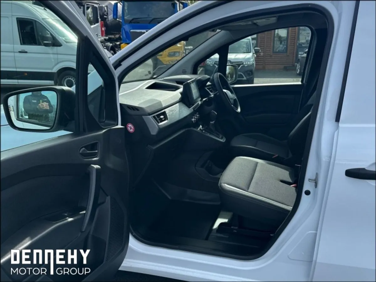 Renault Kangoo E-Tech LWB - Image 4