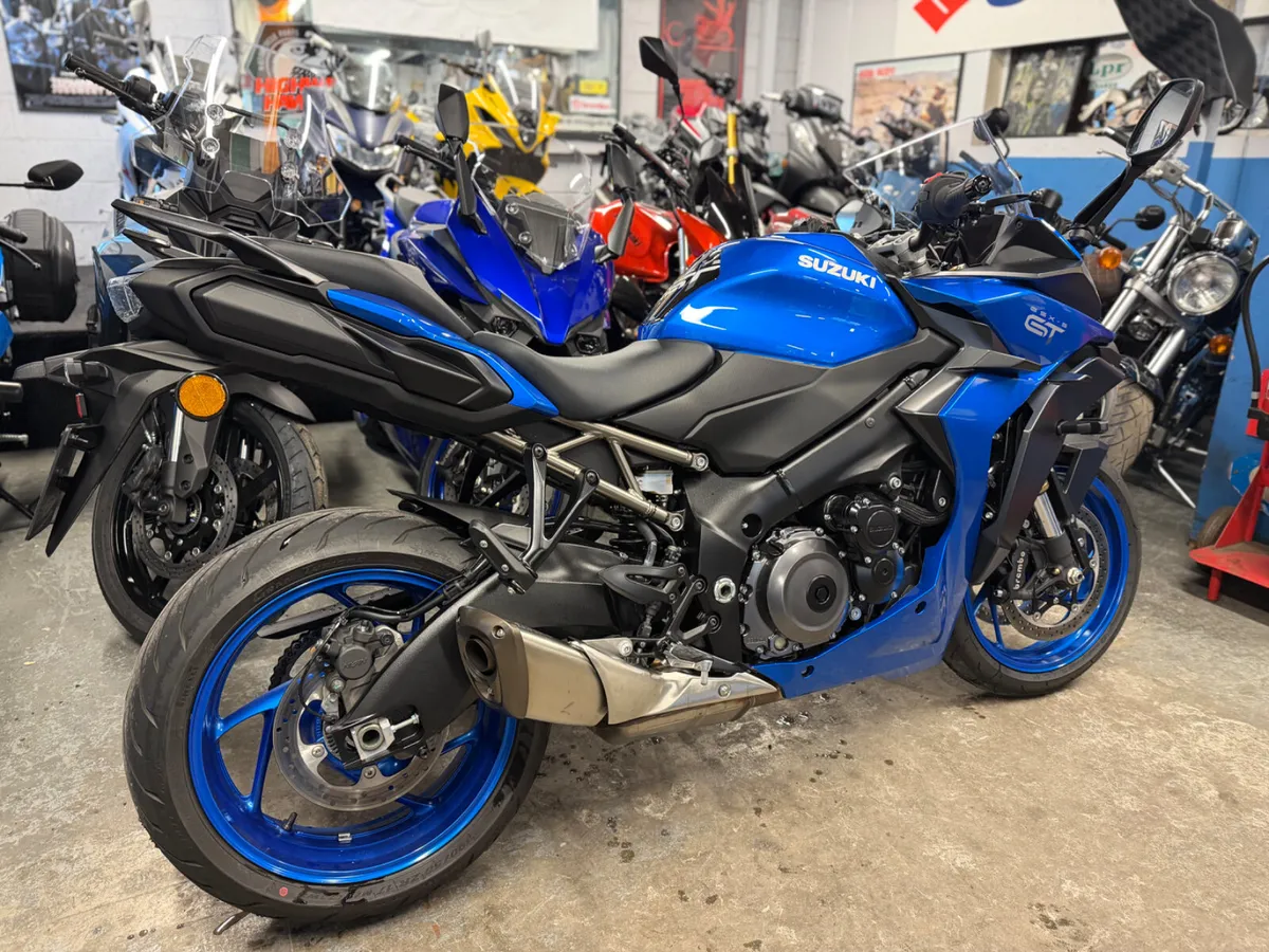 2022 Suzuki GSX1000 GT - Image 3