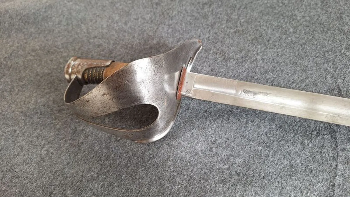 antique cavalry sword - Image 2