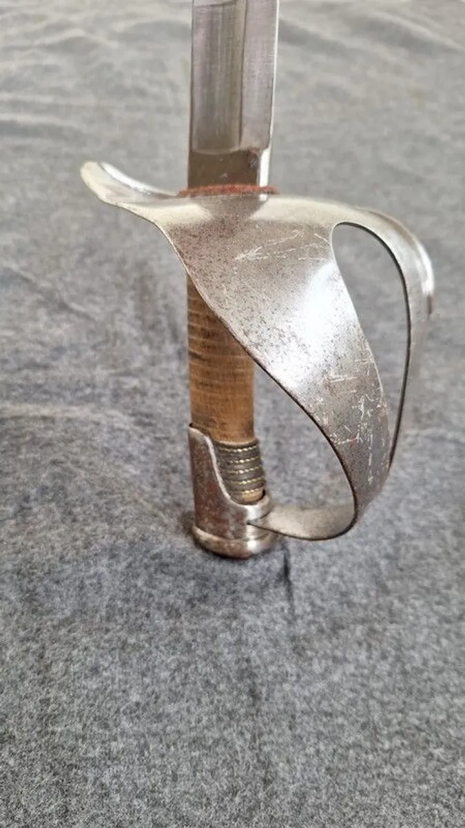 antique cavalry sword - Image 4