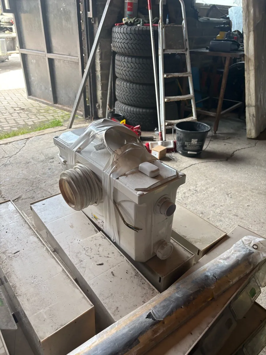 Unused Saniflow pump - Image 3