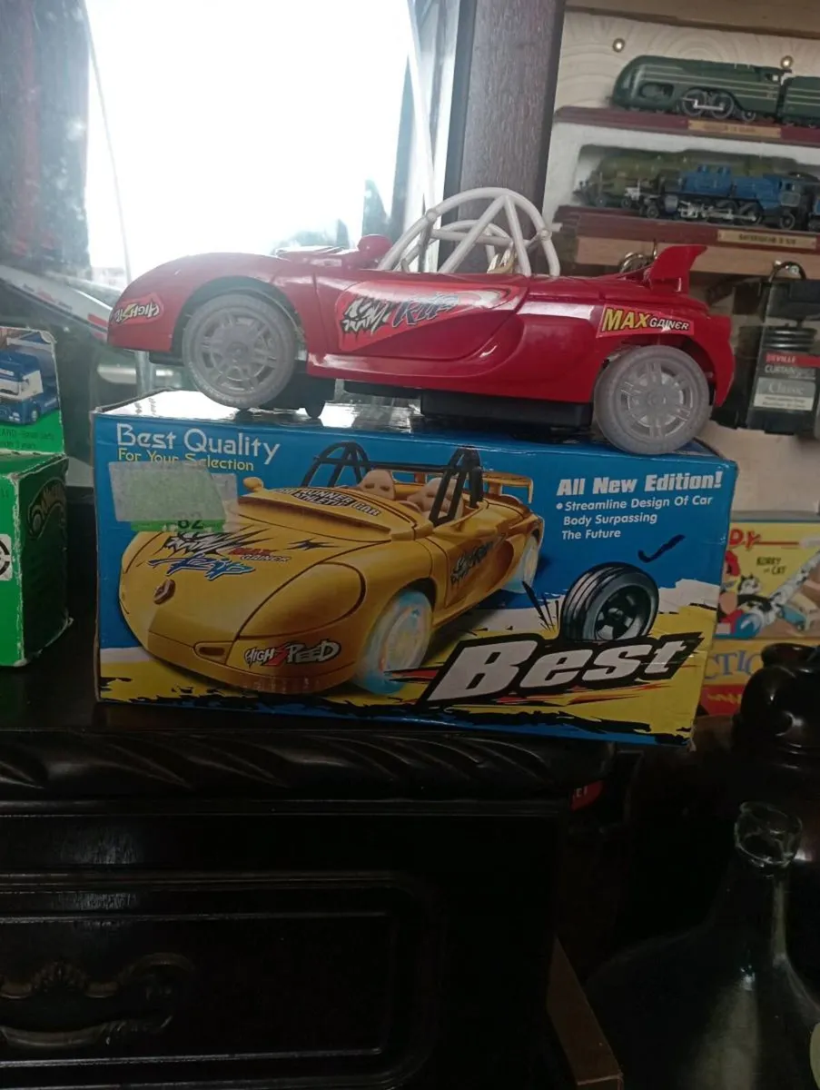 LITHT UP PLASTIC  CAR. - Image 1