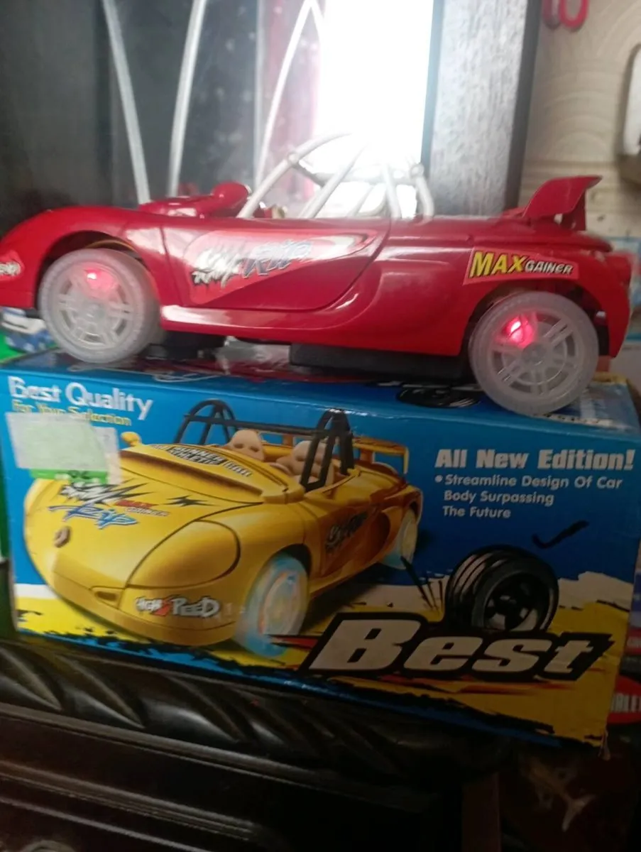 LITHT UP PLASTIC  CAR. - Image 2