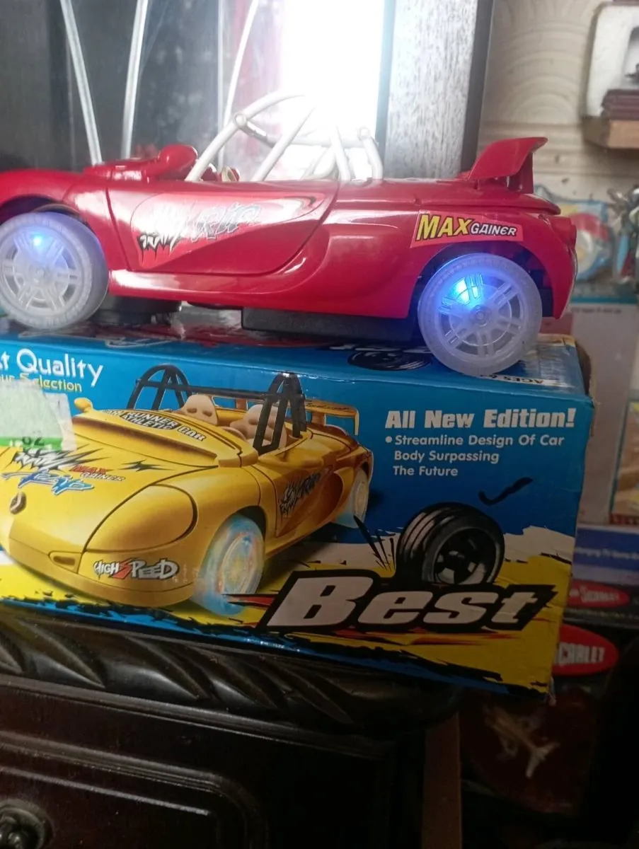 LITHT UP PLASTIC  CAR. - Image 3