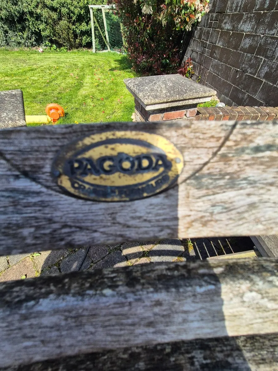 Garden furniture - Image 1