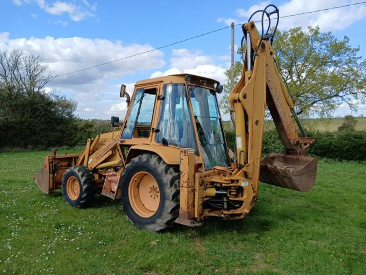 CASE 580SK 4WD BACKHOE : 11019204 - Image 2