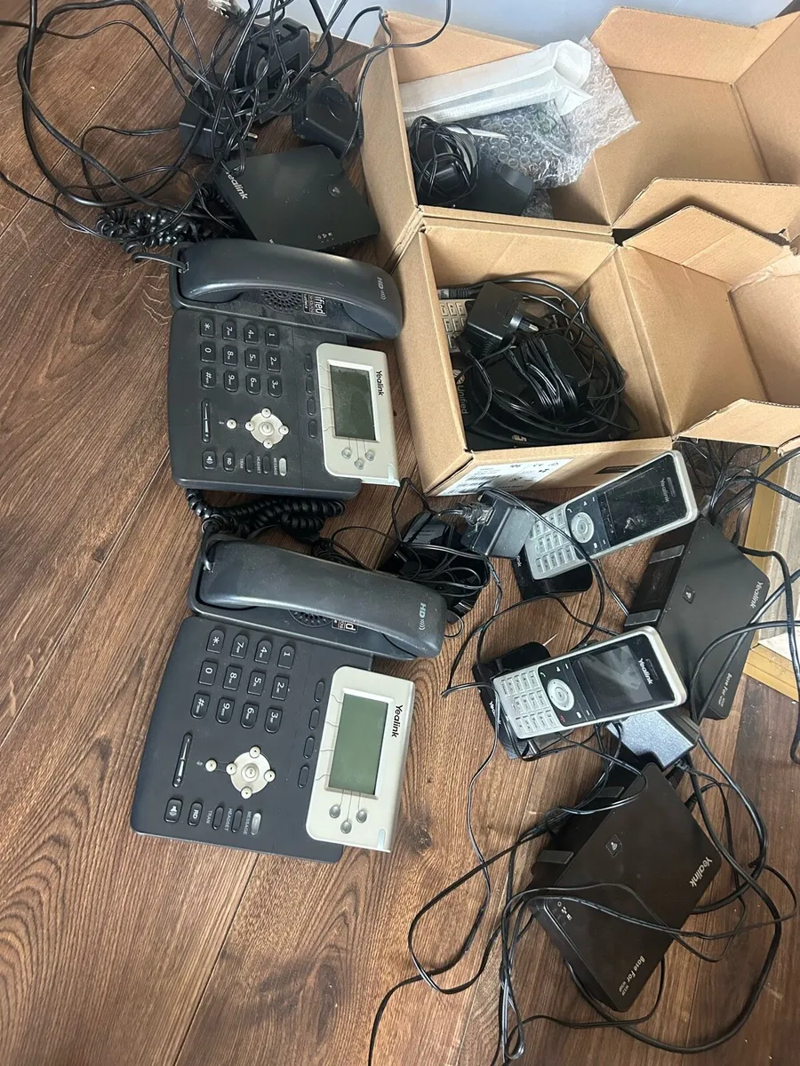 Yealink VOIP IP Phone System bundle - Image 2