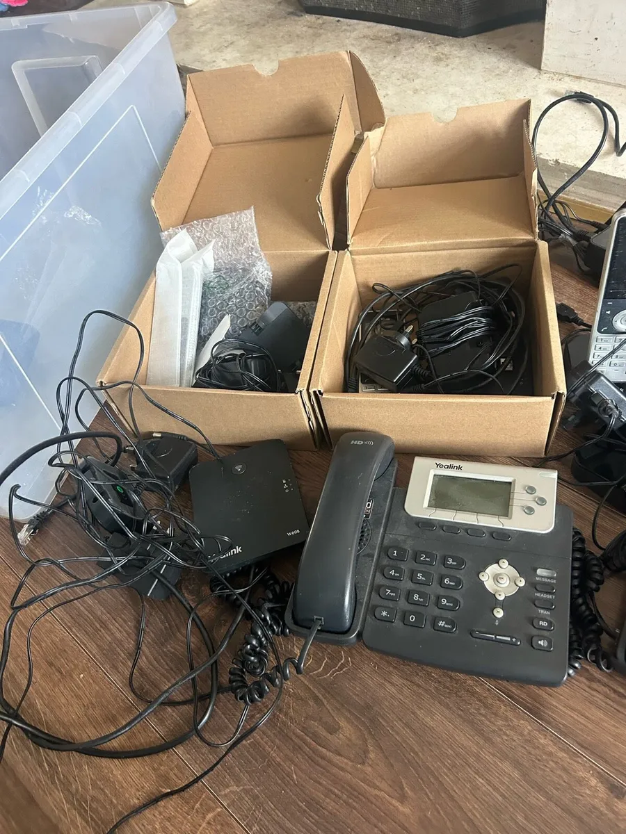 Yealink VOIP IP Phone System bundle - Image 3