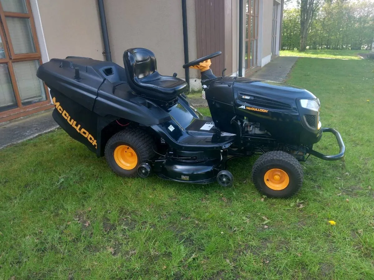 Ride on lawnmower - Image 1