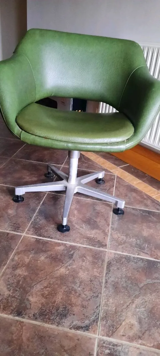 Swivel chair - Image 4