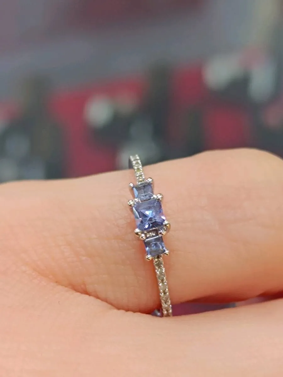 18k White Gold, CZ & Violet Stones Ring - Image 2