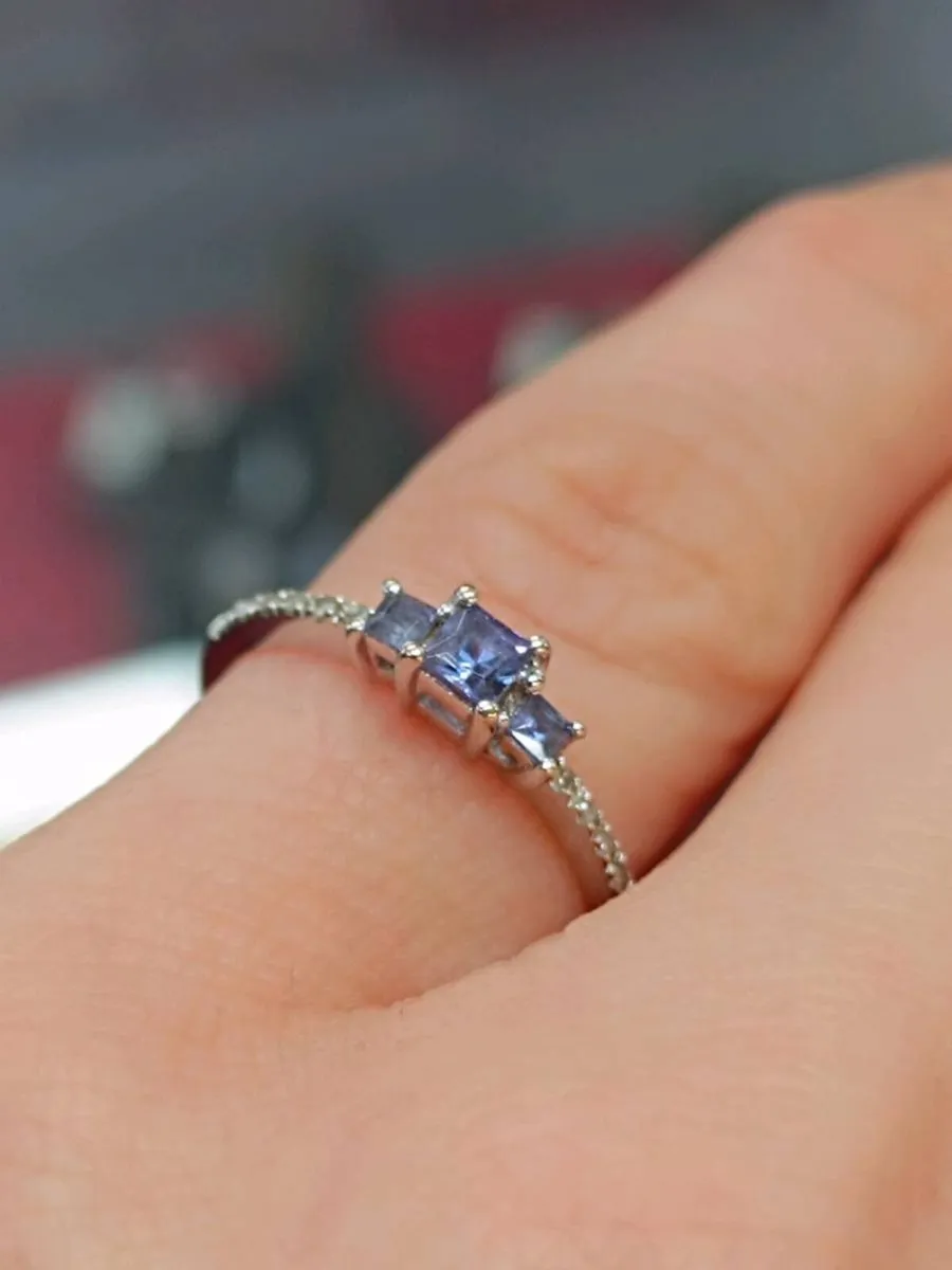 18k White Gold, CZ & Violet Stones Ring - Image 1