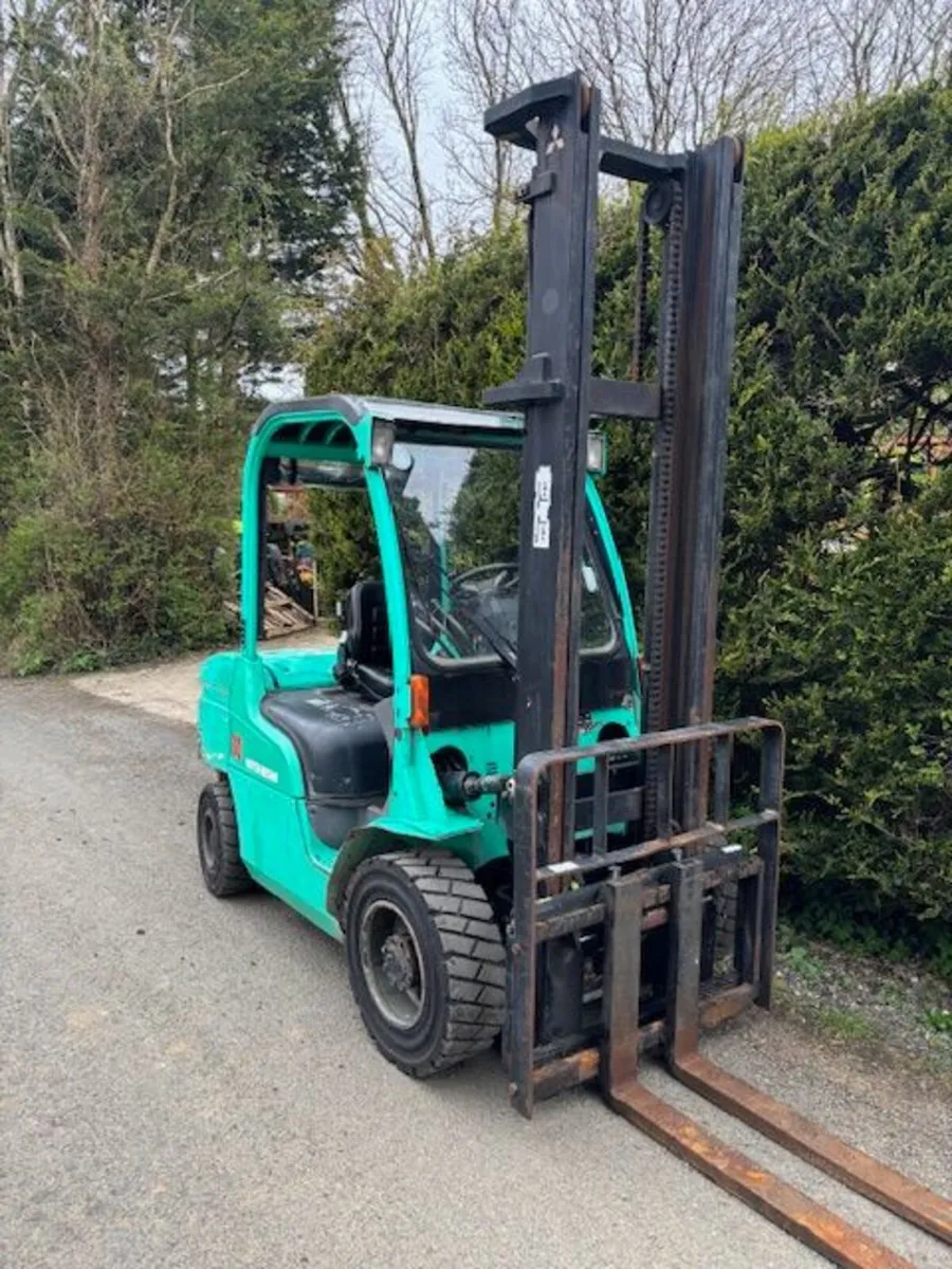 Mitsubishi Diesel Forklift - Image 3