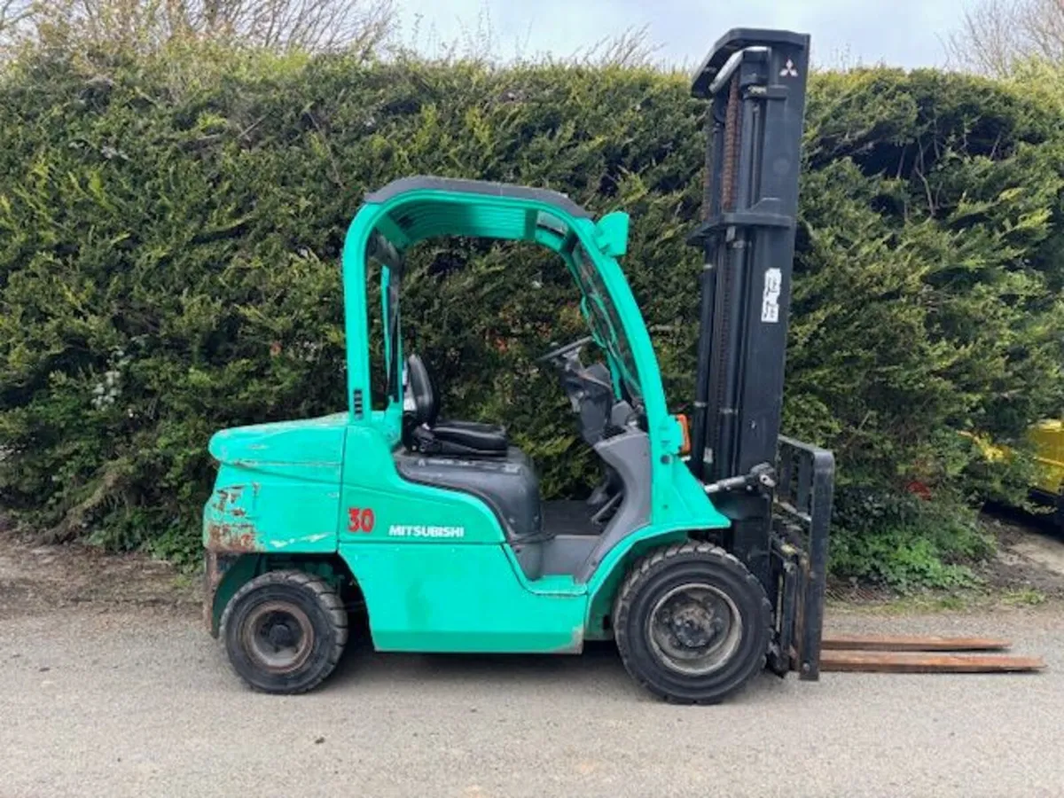 Mitsubishi Diesel Forklift - Image 1