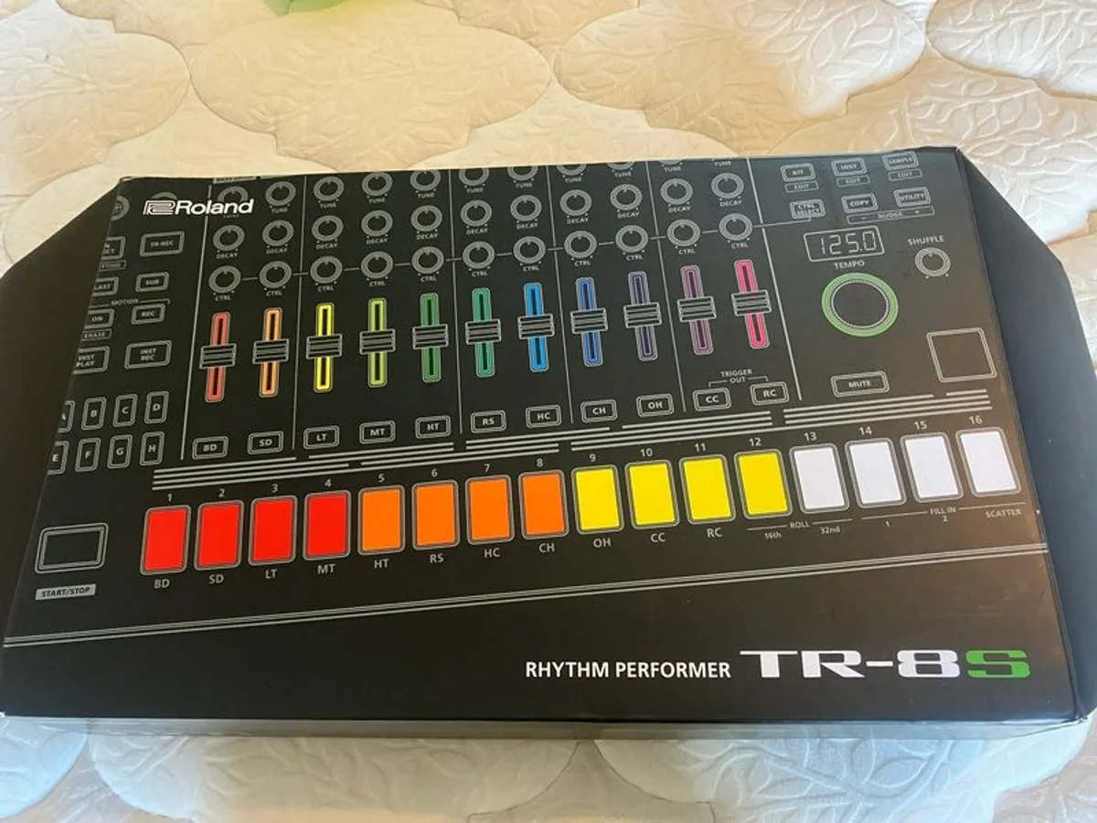 Roland Tr8S - Image 1
