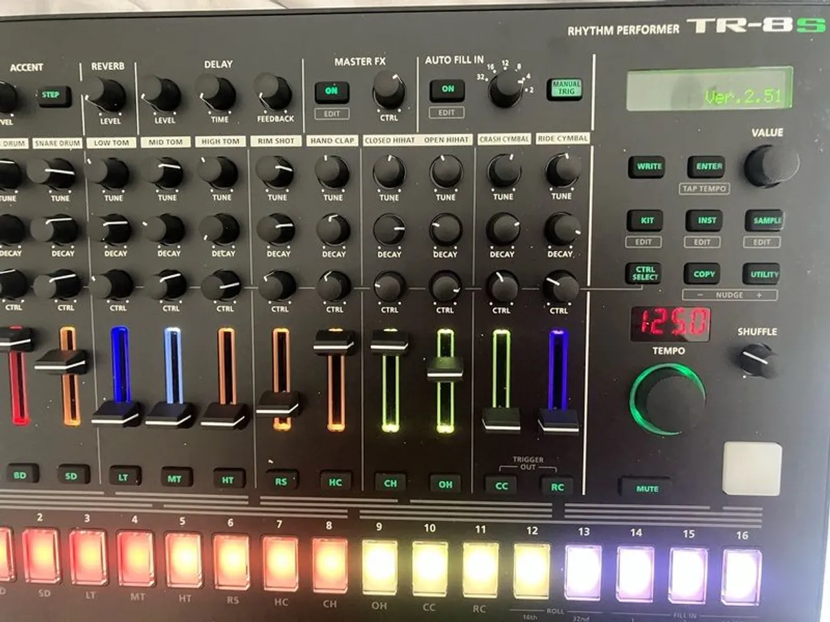 Roland Tr8S - Image 2