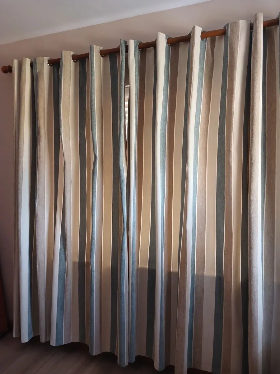 Curtains - Image 2