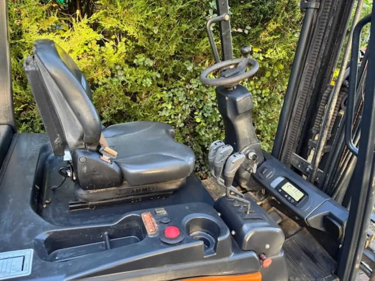 Doosan Forklifts - Image 3