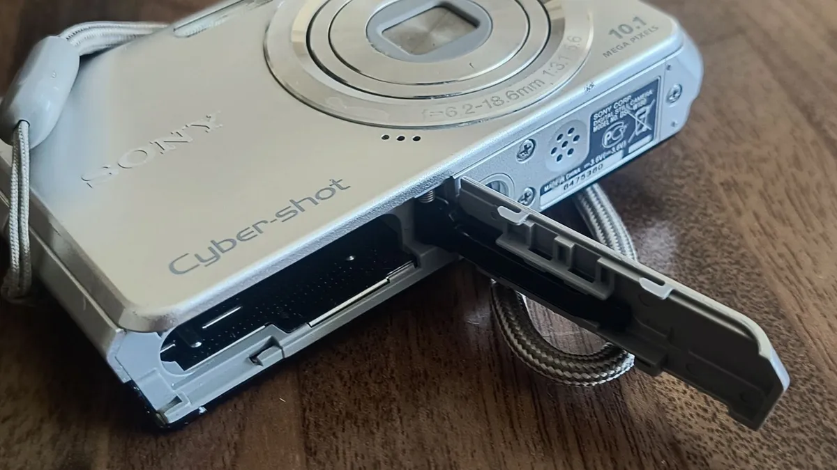 Compact digital camera Sony Cyber-shot DSC-W180. - Image 2