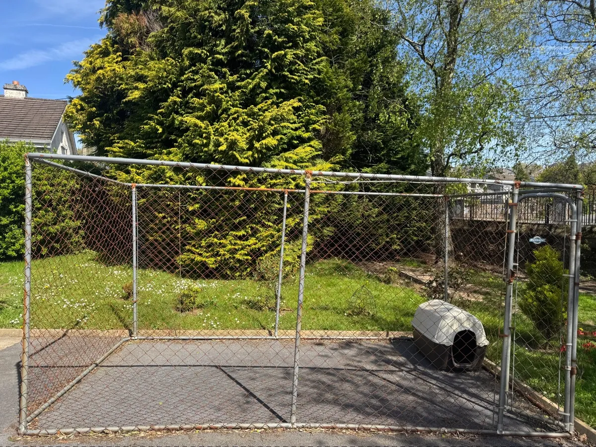 Outdoor dog cage + kennel - Image 1