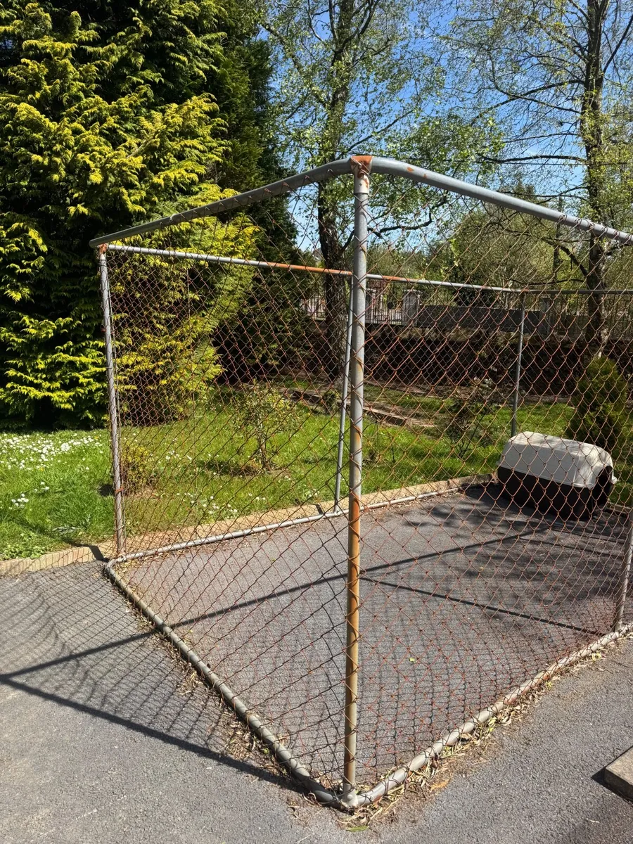 Outdoor dog cage + kennel - Image 2