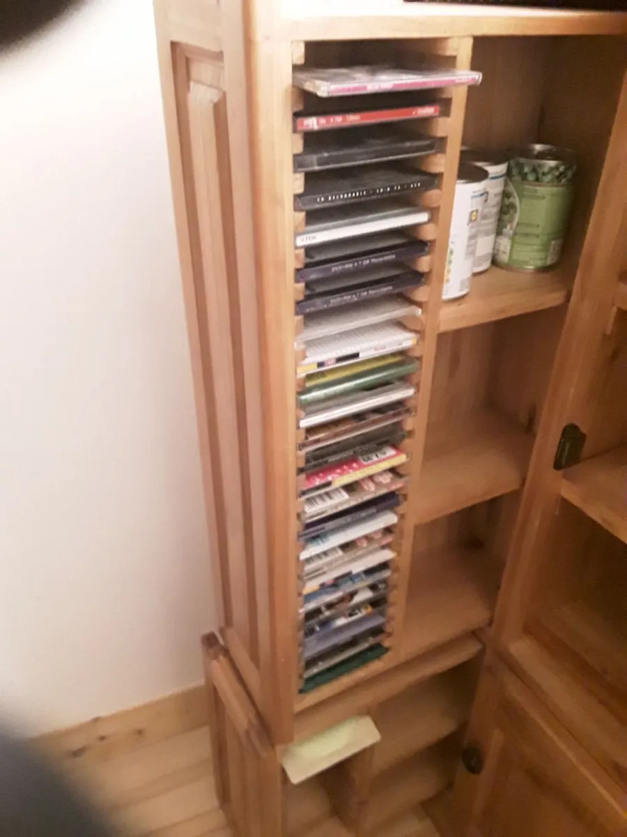 Very heavy sturdy Mexican pine unit plenty of stor - Image 2