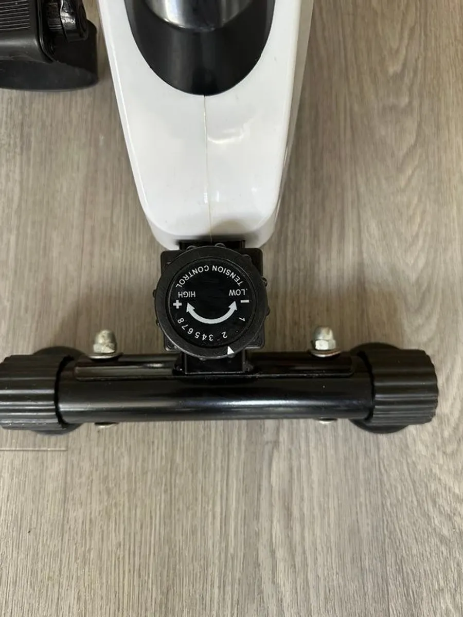 Pedal exercise machine - Image 2