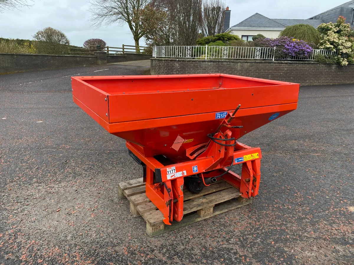 Kuhn MDS17.1 Fertiliser Spreader - Image 2