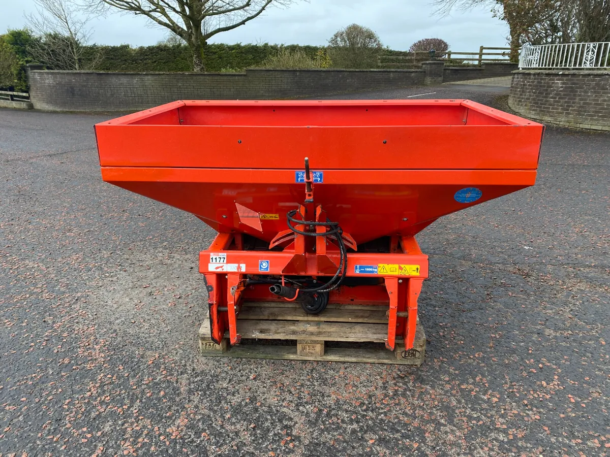 Kuhn MDS17.1 Fertiliser Spreader - Image 3