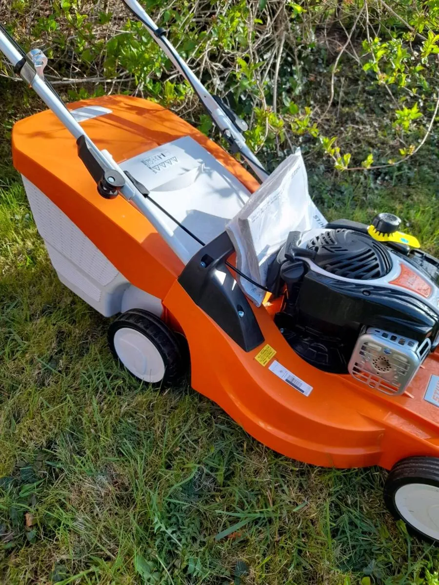 STIHL new mower used once 18"cut polmar body sp - Image 2