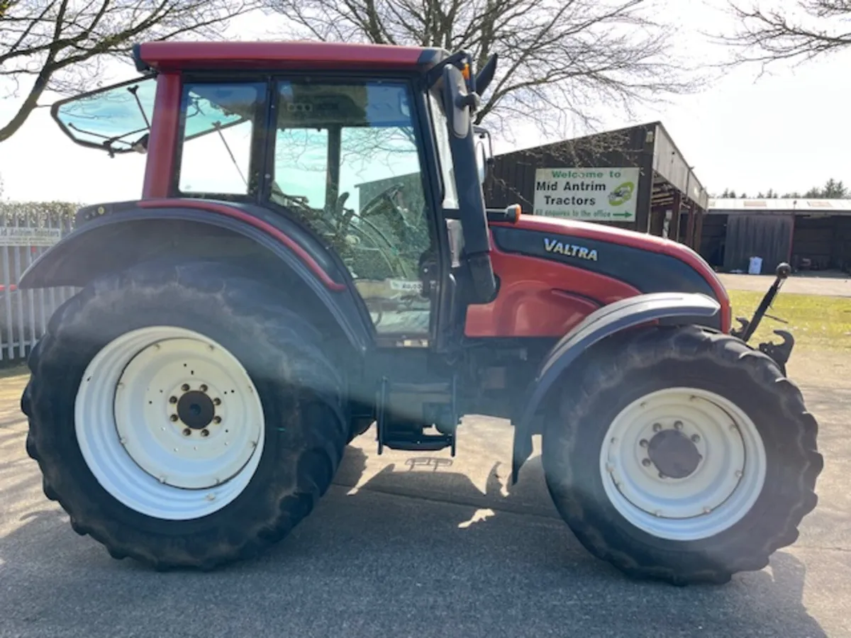 Valtra N121 HiTech 50K c/w F/Links - Image 3