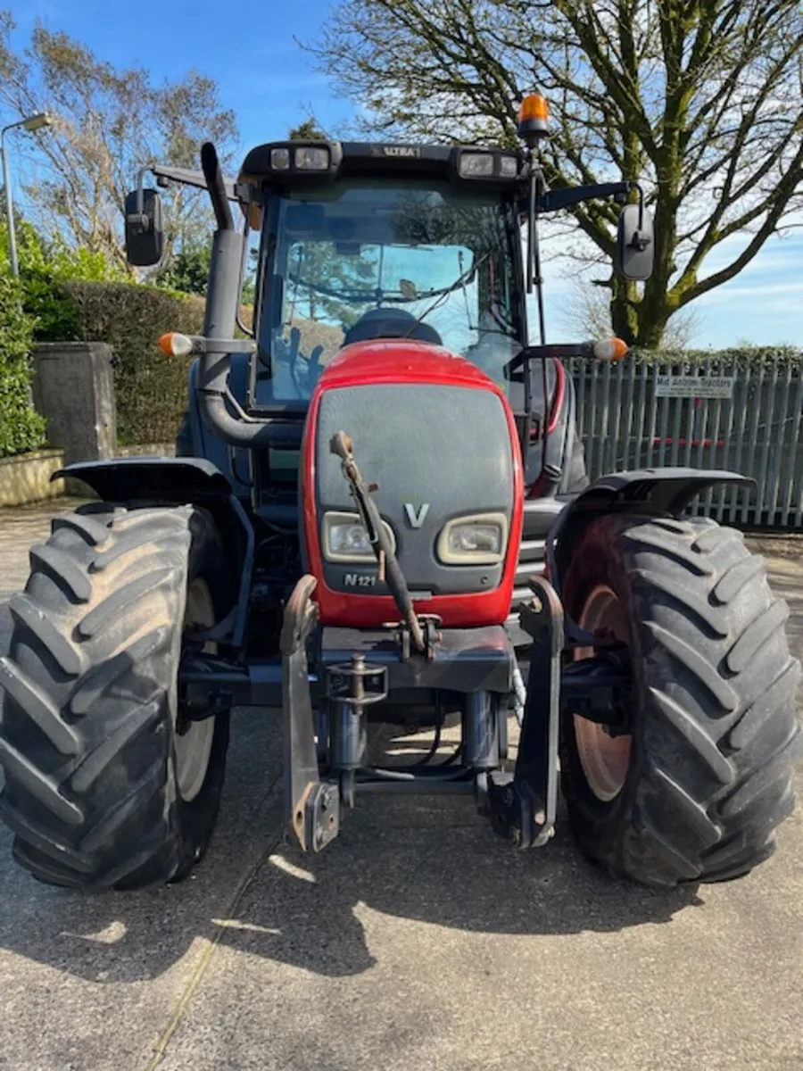 Valtra N121 HiTech 50K c/w F/Links - Image 2