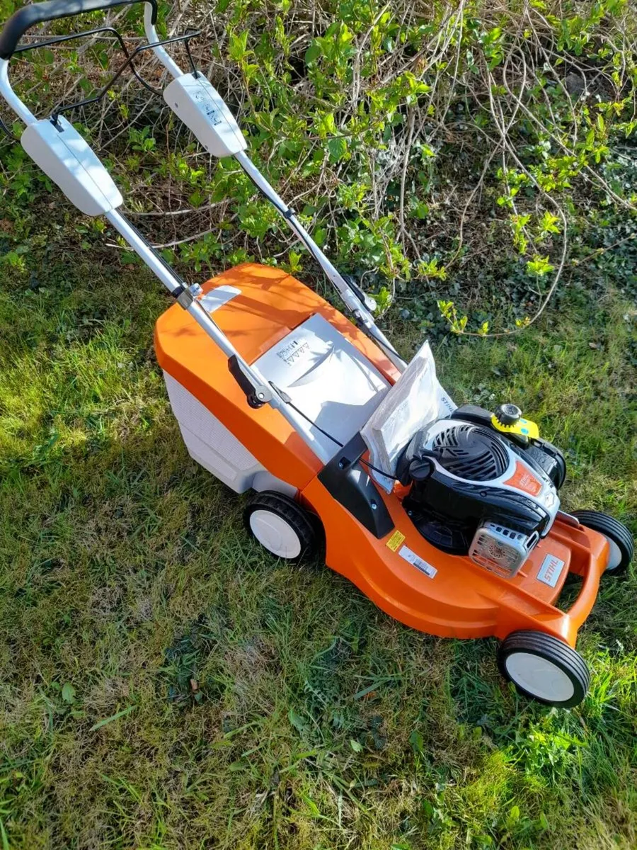 STIHL new mower used once 18" cut polmar body sp - Image 1