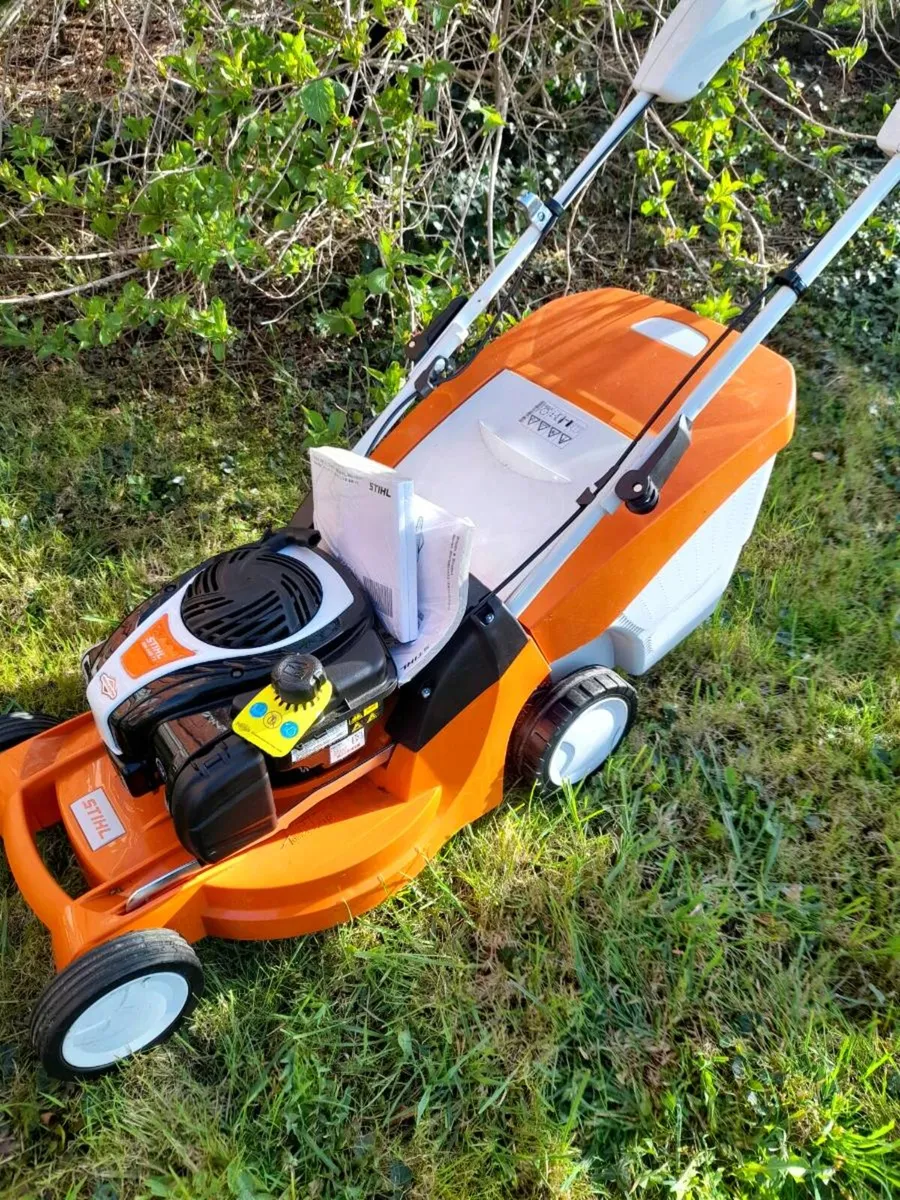 STIHL new mower used once 18" cut polmar body sp - Image 3