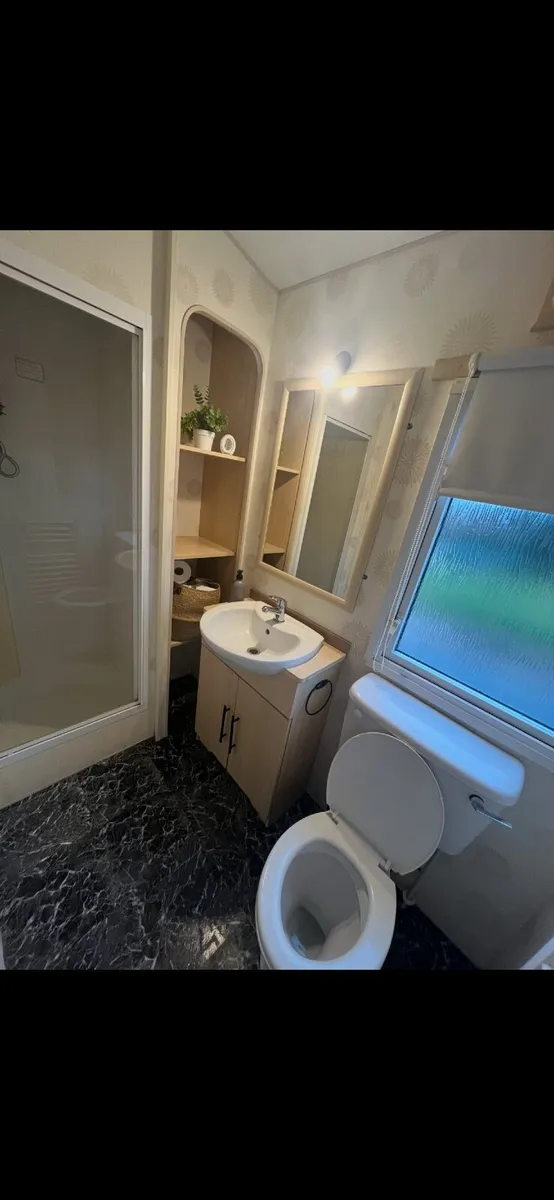 Mobile Home - Image 4