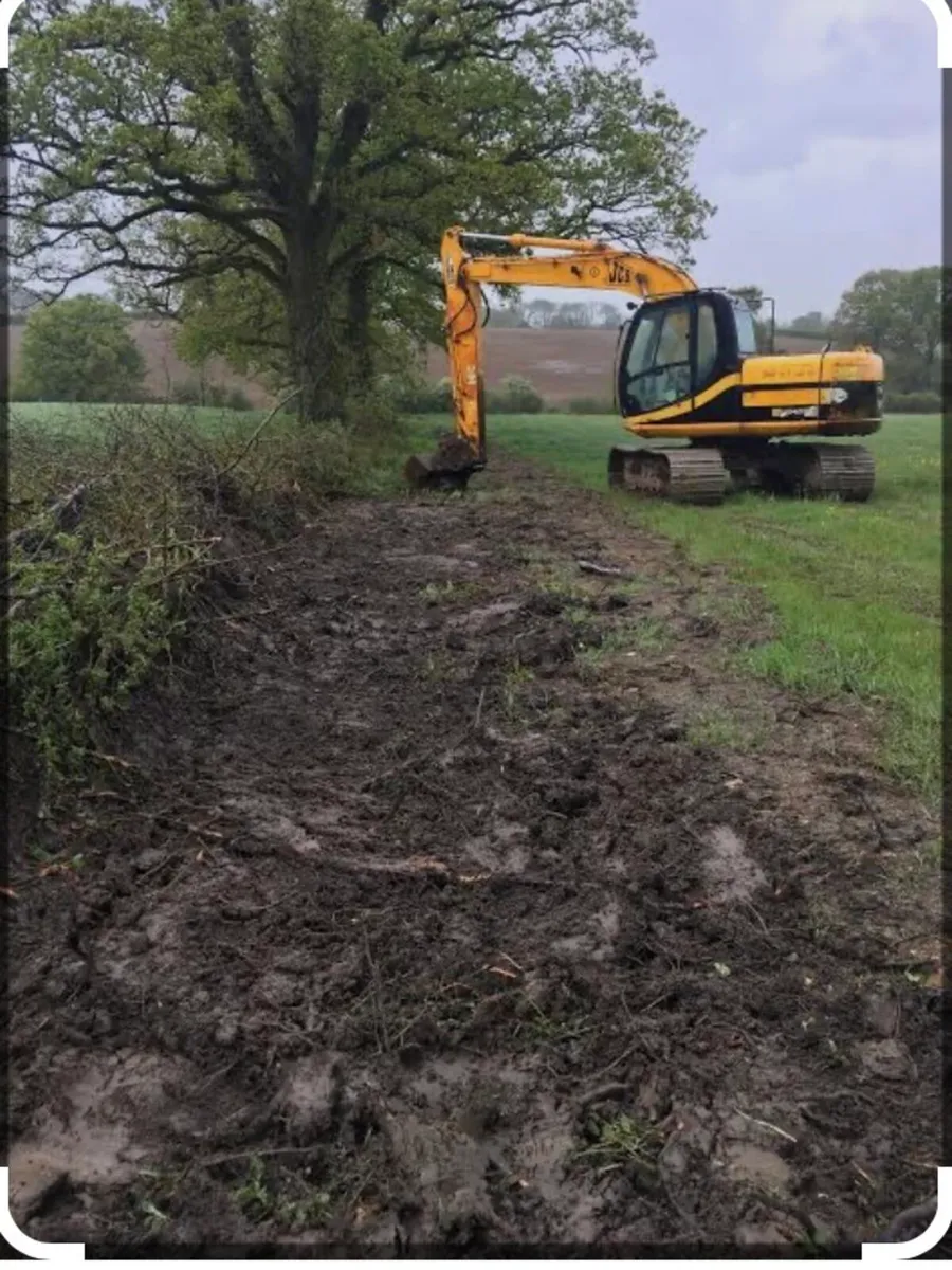 13 ton digger hire with driver - Image 4
