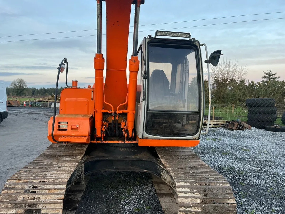 Hitachi ex135 - Image 2