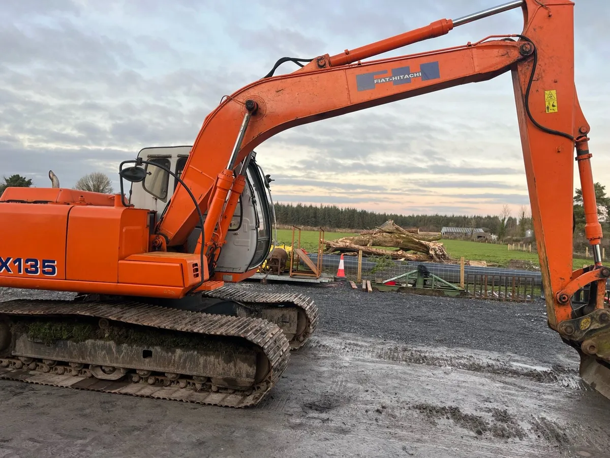 Hitachi ex135 - Image 4