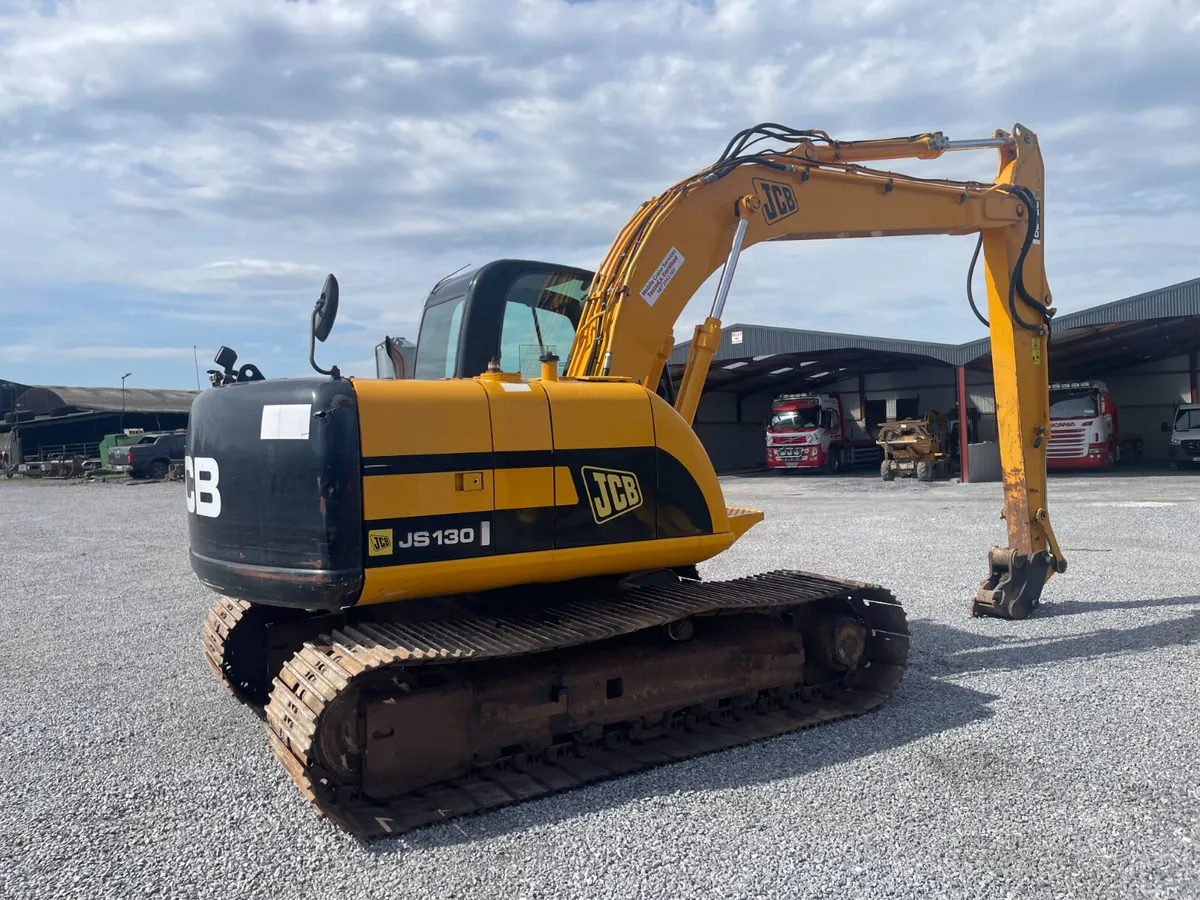 JCB JS130 Excavator - Image 3