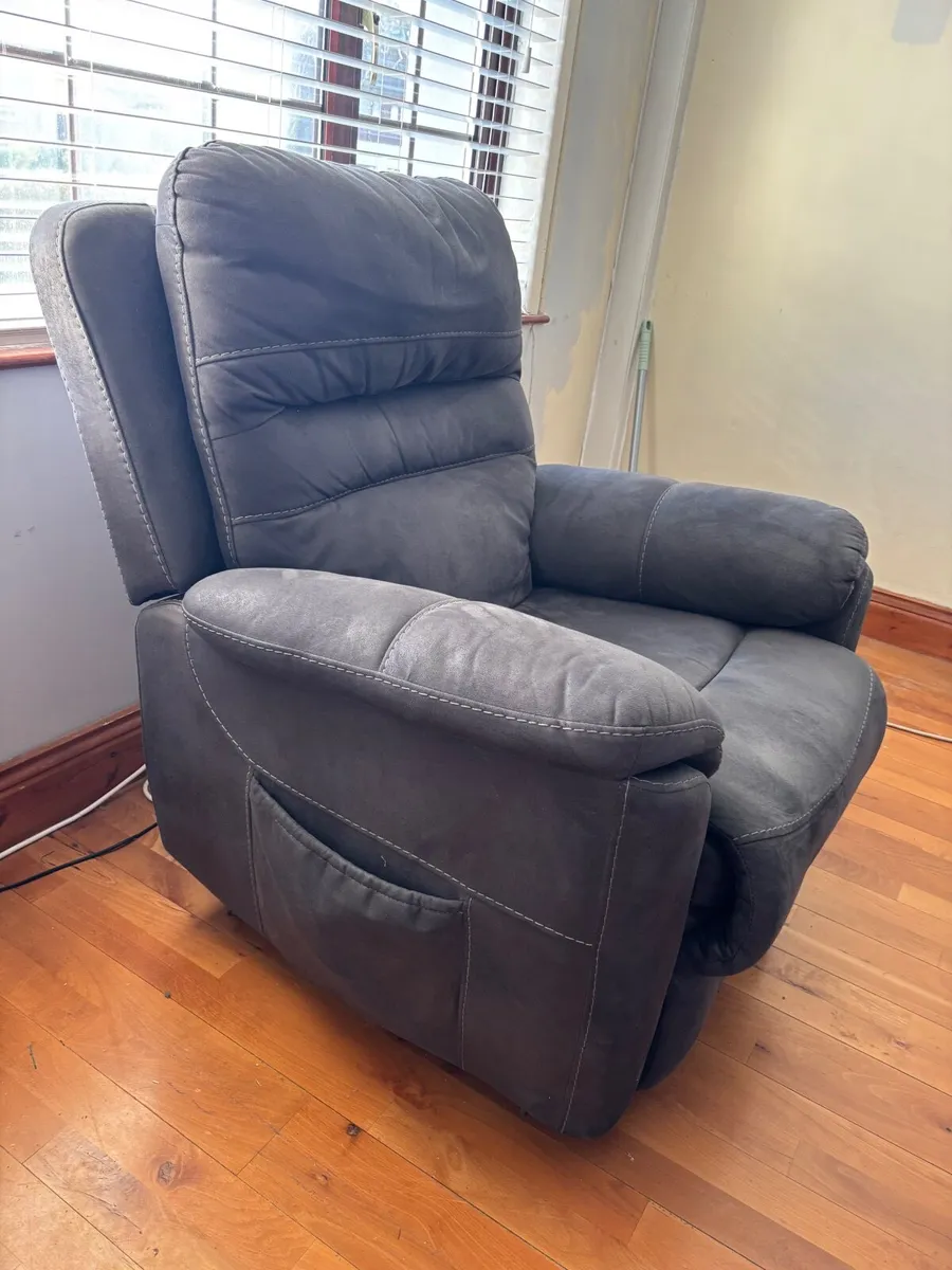 Lift and Rise Armchair - Image 3