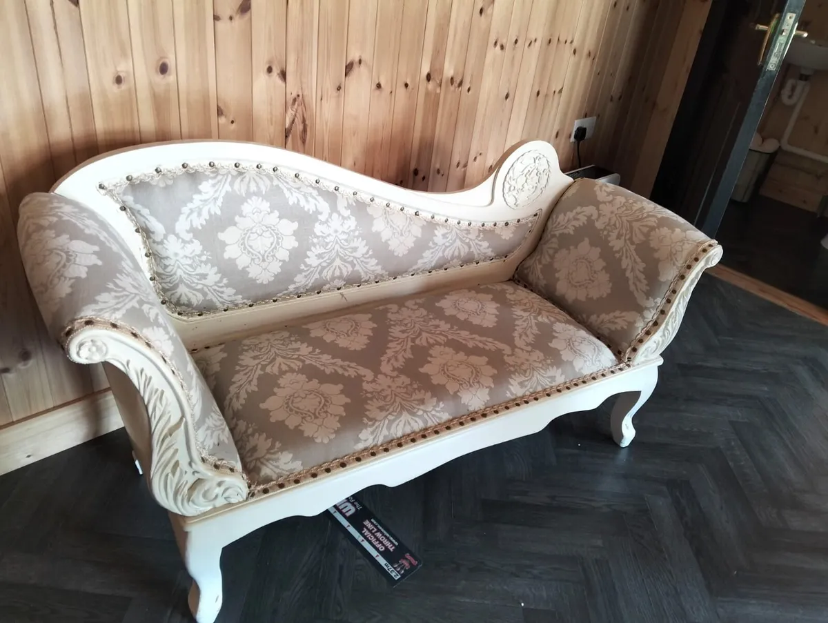 Chaise lounge - Image 1