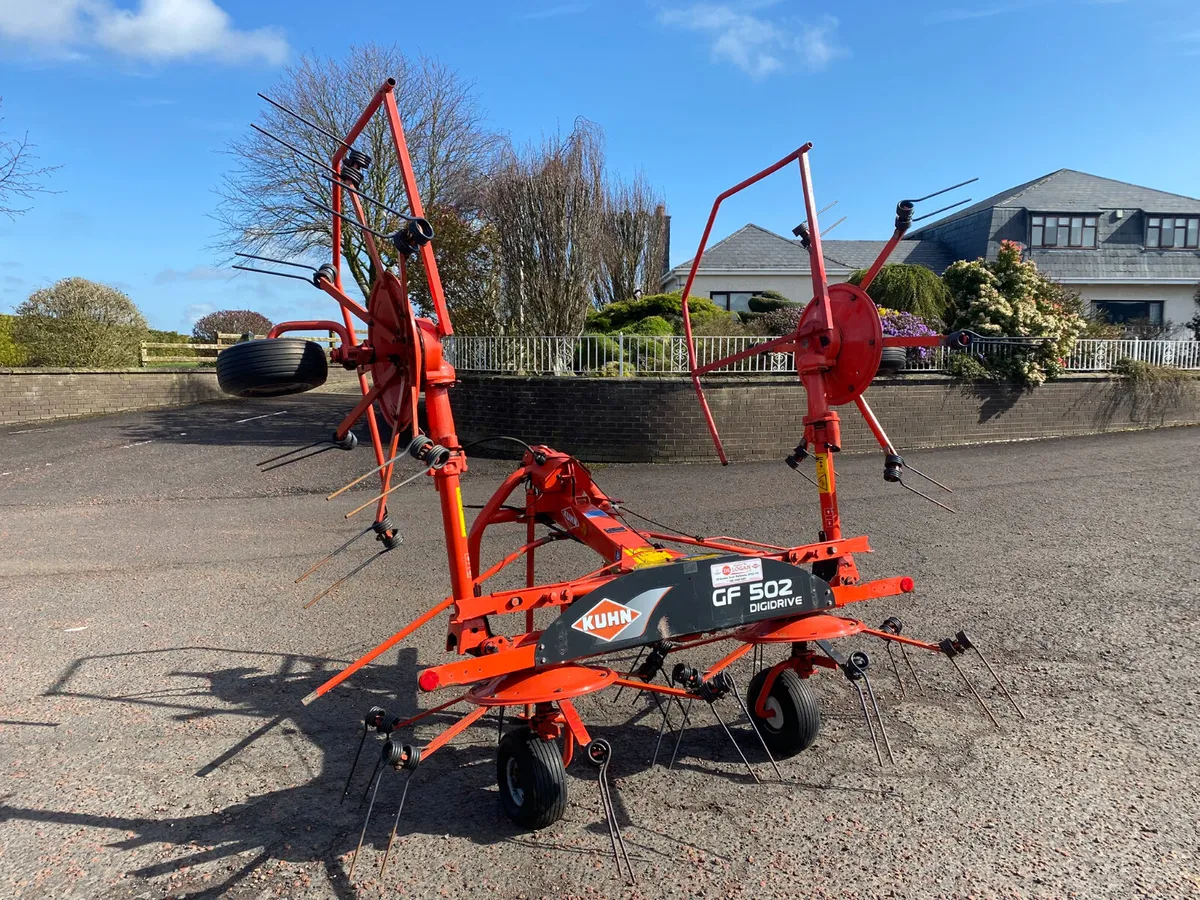 Kuhn GF502 Tedder - Image 3