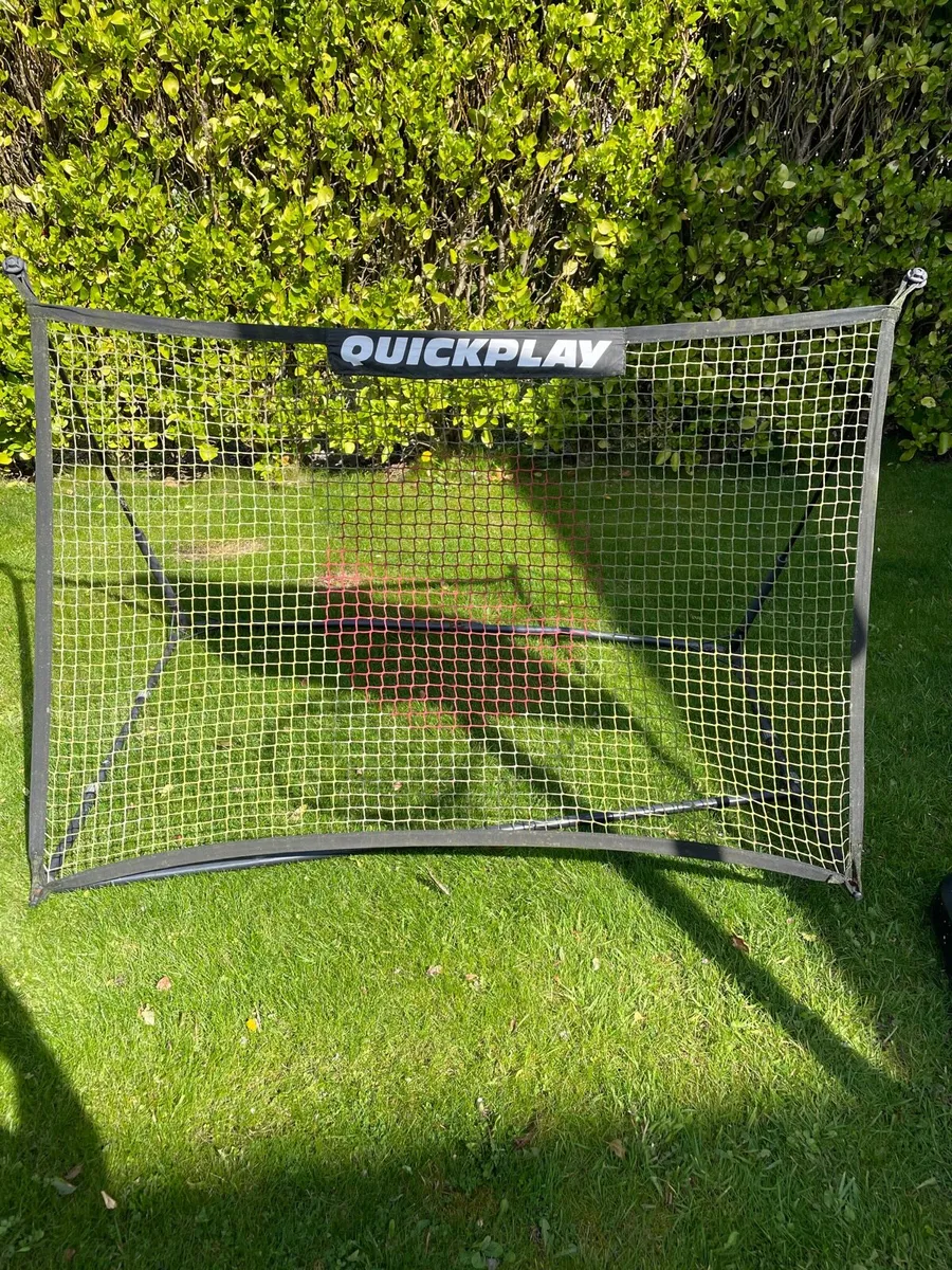 Basketball stand and hoop - Image 2