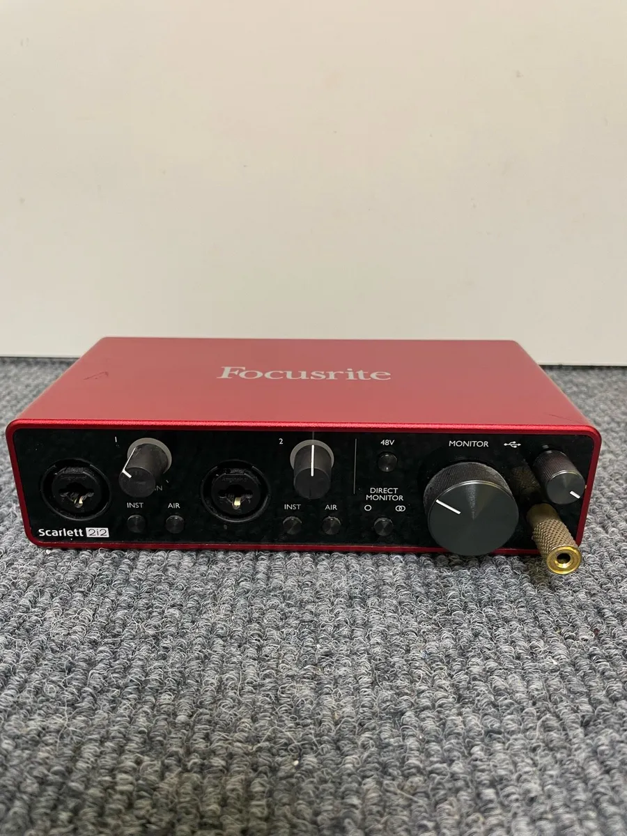 Focusrite scarlet 2i2 usb interface - Image 1