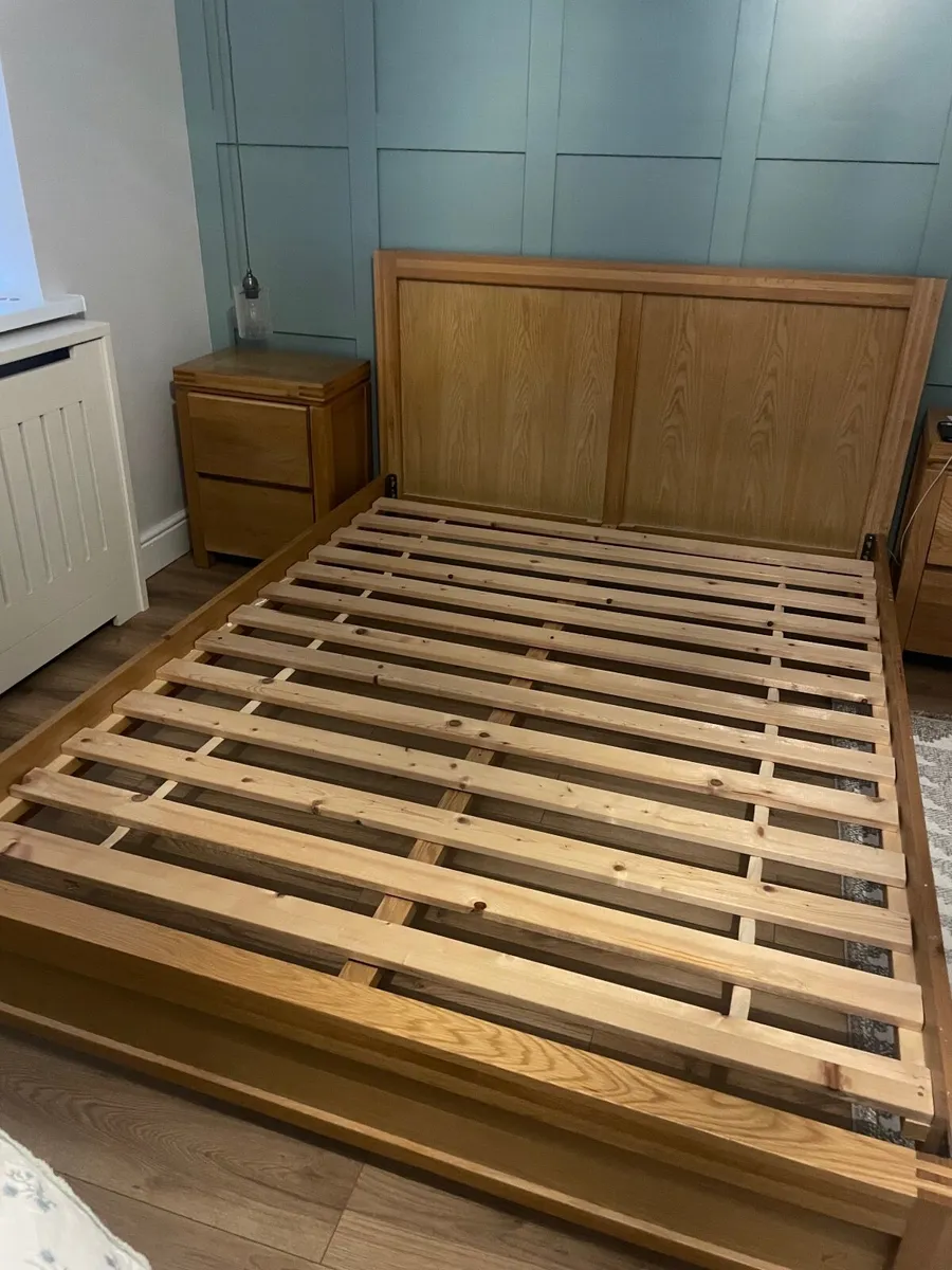 Solid Oak bed frame & matching lockers - Image 2