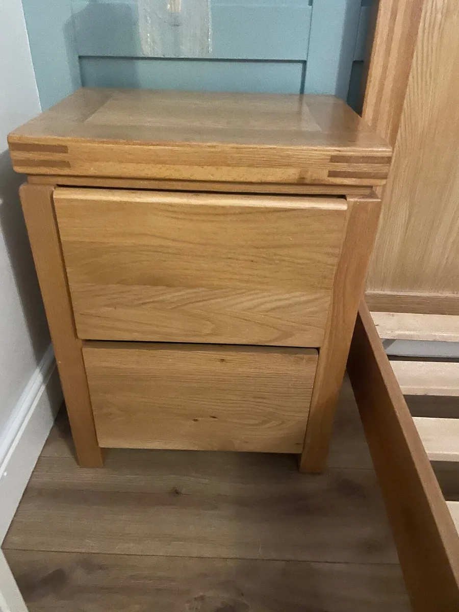 Solid Oak bed frame & matching lockers - Image 3